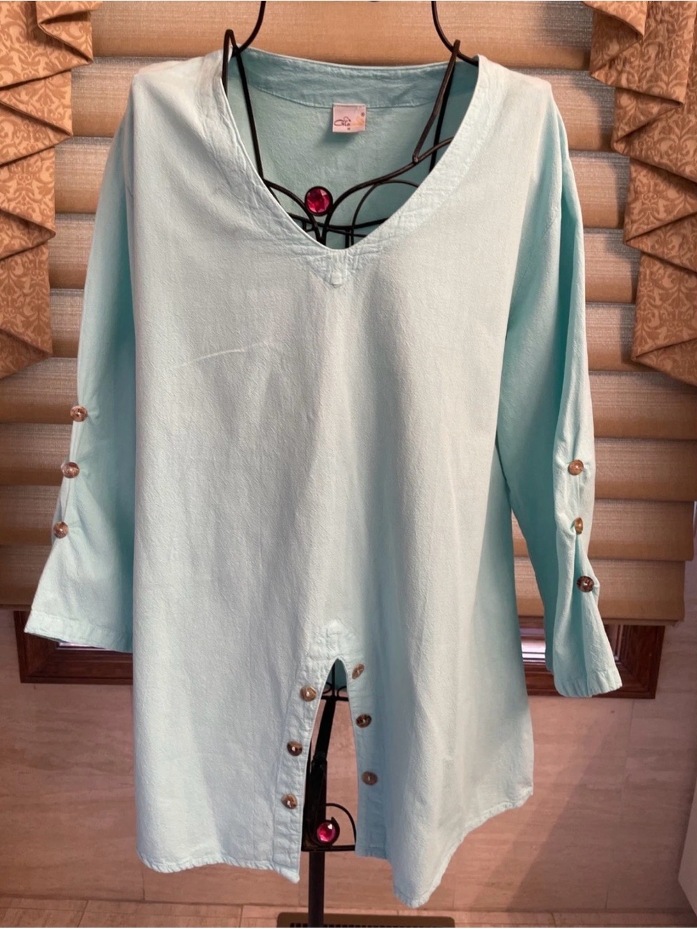 Giocam Mint Green 100% Cotton Top Size Medium 3/4 Sleeves V-neck - Button Detail